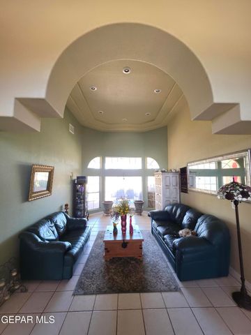 585 ANAHUAC Avenue, El Paso, TX 79932