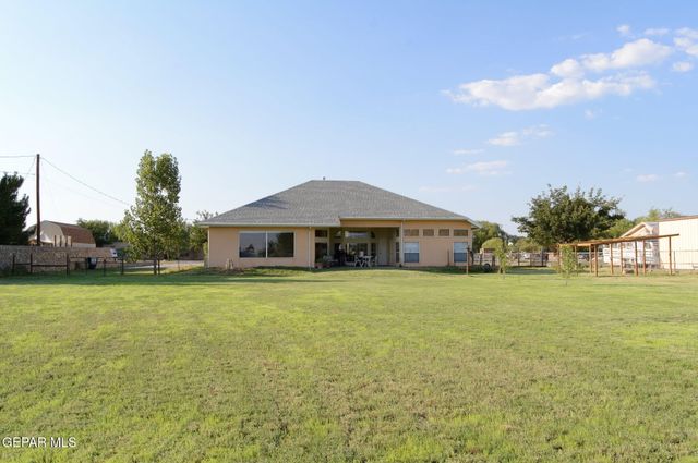 585 ANAHUAC Avenue, El Paso, TX 79932