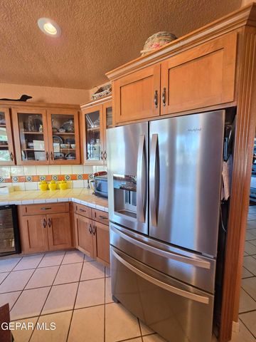 585 ANAHUAC Avenue, El Paso, TX 79932