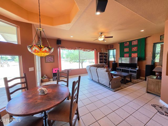 585 ANAHUAC Avenue, El Paso, TX 79932