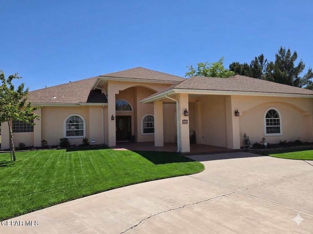 585 ANAHUAC Avenue, El Paso, TX 79932