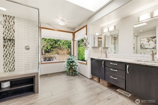 7223 65th Ave W, Lakewood, WA 98499