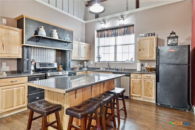 59 Leaning Oak Road, Victoria, TX 77904