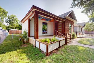 712 W 8th Street, Dallas, TX 75208