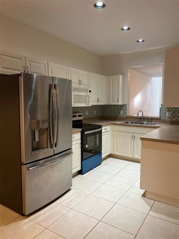 16311 PARKSTONE PALMS COURT, Tampa, FL 33647