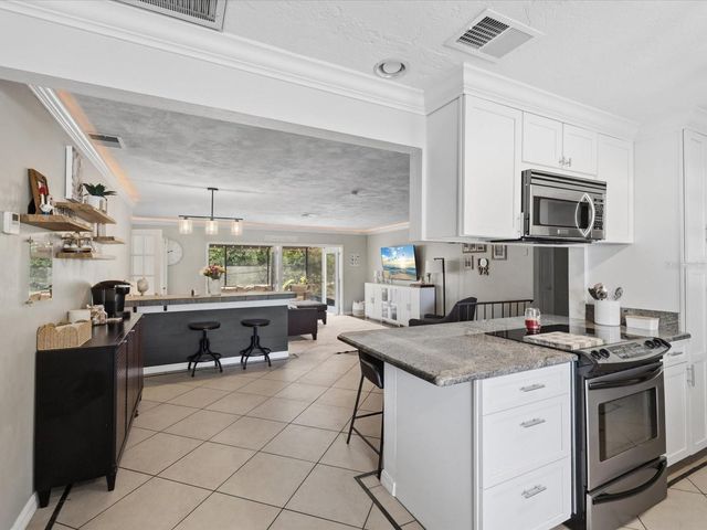 29703 69TH STREET N, Clearwater, FL 33761