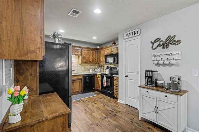 15621 Landauer Street, Basehor, KS 66007