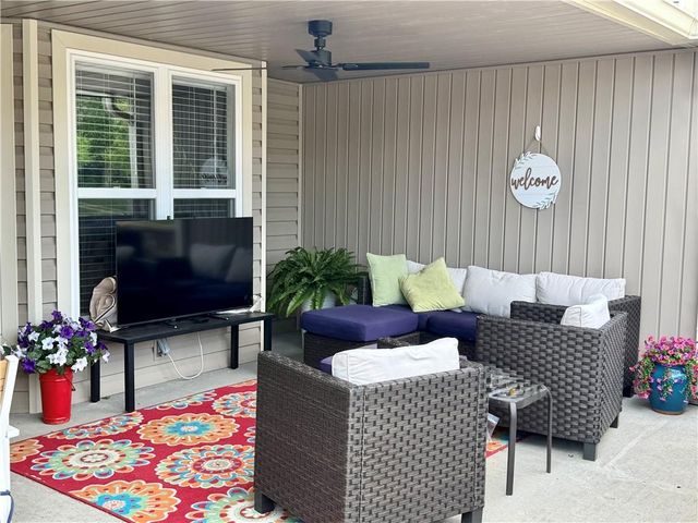 15621 Landauer Street, Basehor, KS 66007