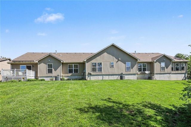 15621 Landauer Street, Basehor, KS 66007