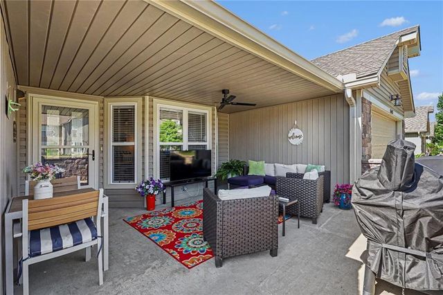 15621 Landauer Street, Basehor, KS 66007
