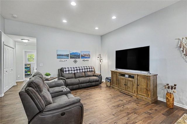 15621 Landauer Street, Basehor, KS 66007