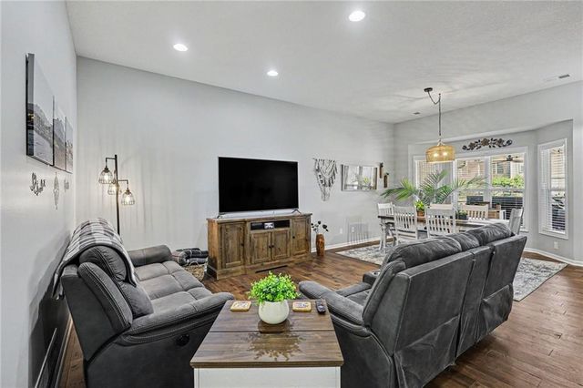 15621 Landauer Street, Basehor, KS 66007