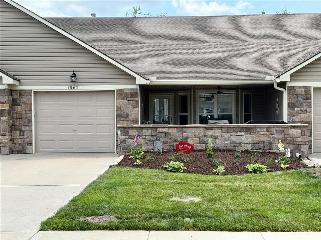 15621 Landauer Street, Basehor, KS 66007