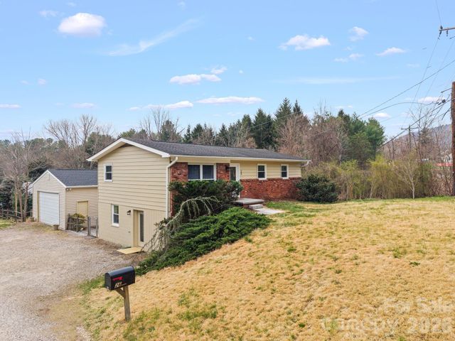 26 Cedar Hill Road, Asheville, NC 28806