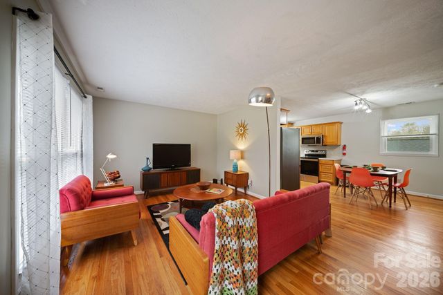 26 Cedar Hill Road, Asheville, NC 28806