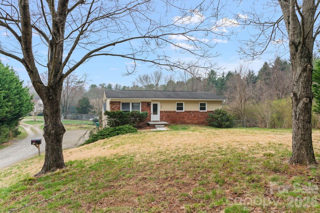 26 Cedar Hill Road, Asheville, NC 28806
