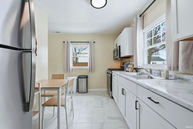 916 Baxter Street, Fort Wayne, IN 46806