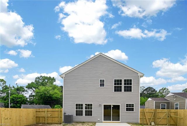 572 Laurel ST, Franklin, VA 23851