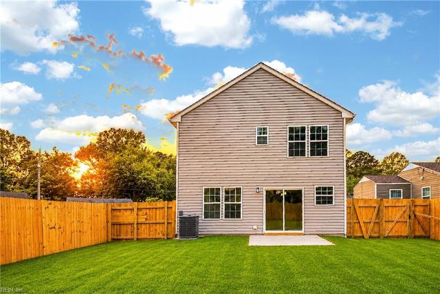 572 Laurel ST, Franklin, VA 23851