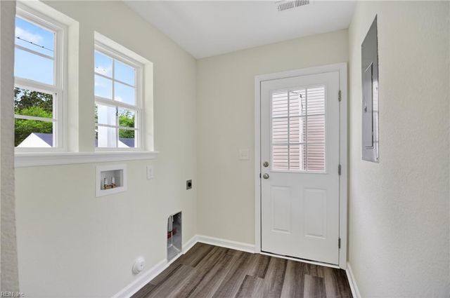 572 Laurel ST, Franklin, VA 23851
