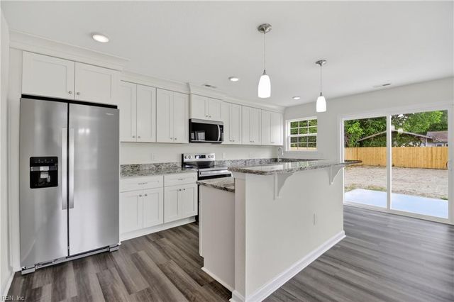 572 Laurel ST, Franklin, VA 23851