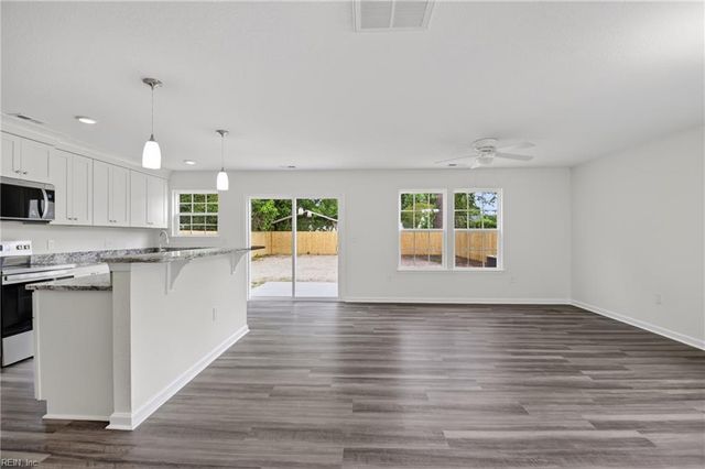 572 Laurel ST, Franklin, VA 23851