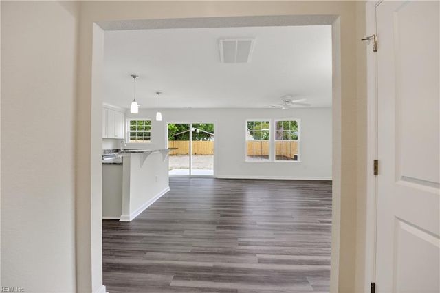 572 Laurel ST, Franklin, VA 23851