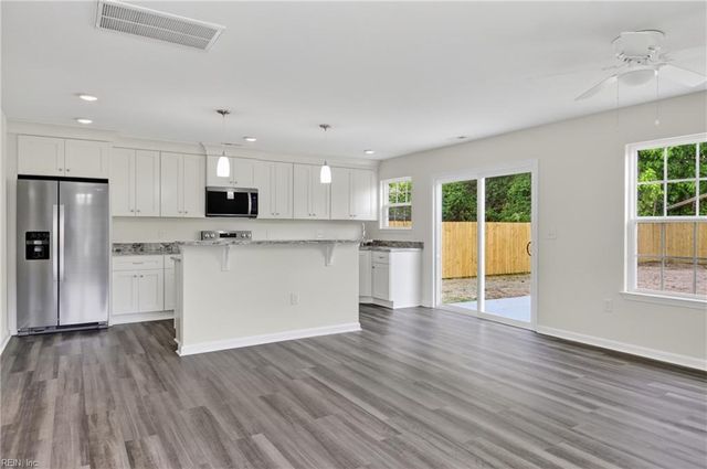 572 Laurel ST, Franklin, VA 23851