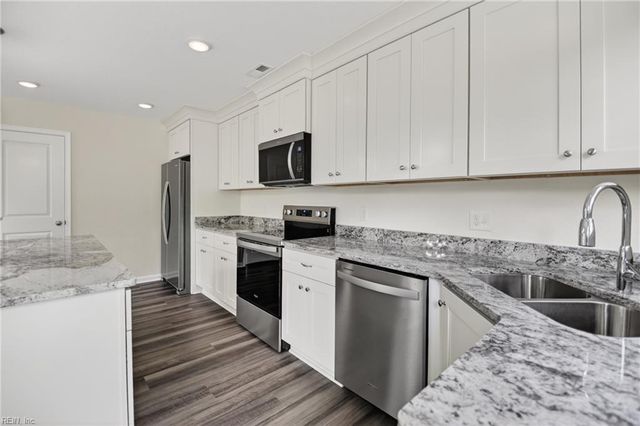 572 Laurel ST, Franklin, VA 23851