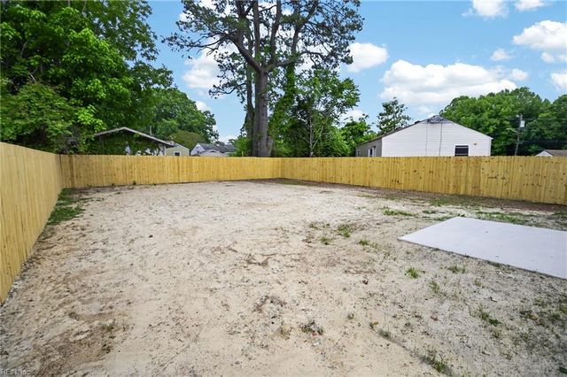 572 Laurel ST, Franklin, VA 23851