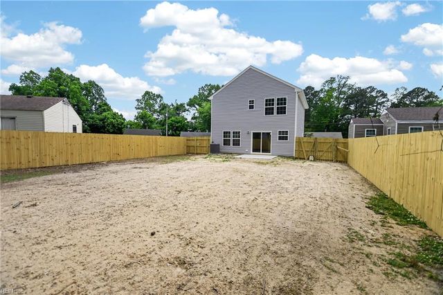 572 Laurel ST, Franklin, VA 23851