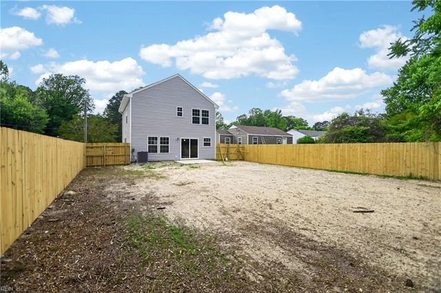 572 Laurel ST, Franklin, VA 23851