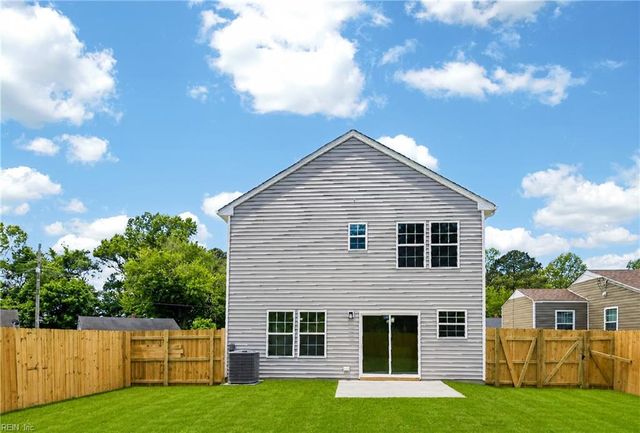 572 Laurel ST, Franklin, VA 23851