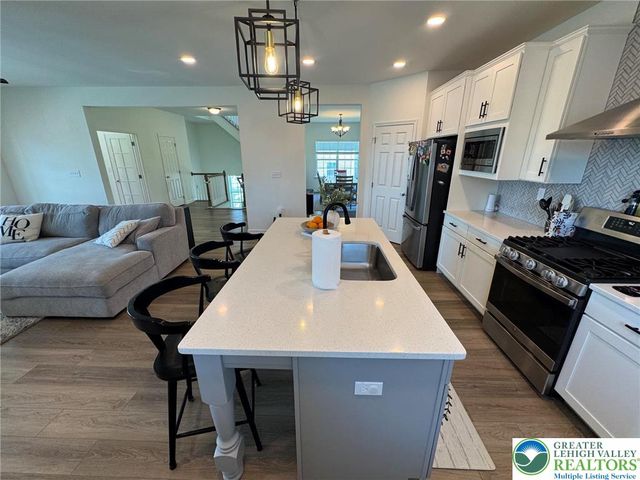 5052 Bellflower Drive, North Whitehall Twp, PA 18078