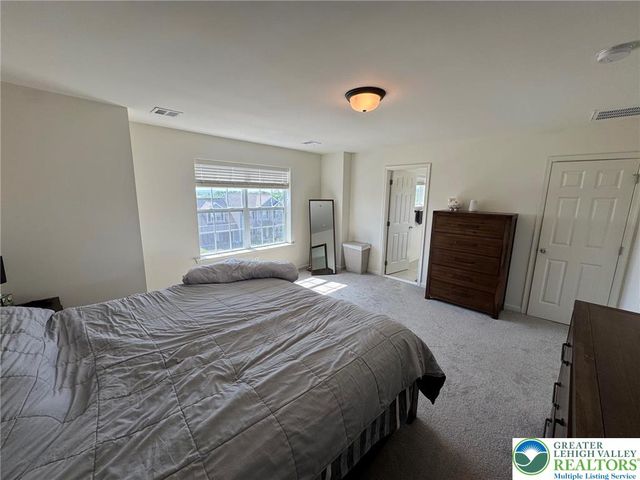5052 Bellflower Drive, North Whitehall Twp, PA 18078