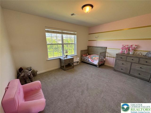 5052 Bellflower Drive, North Whitehall Twp, PA 18078