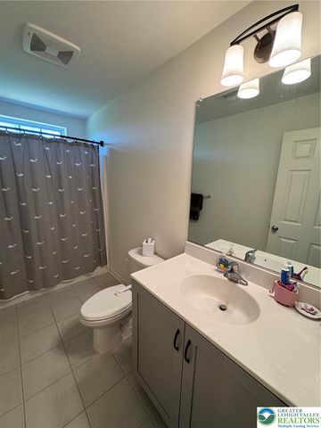 5052 Bellflower Drive, North Whitehall Twp, PA 18078