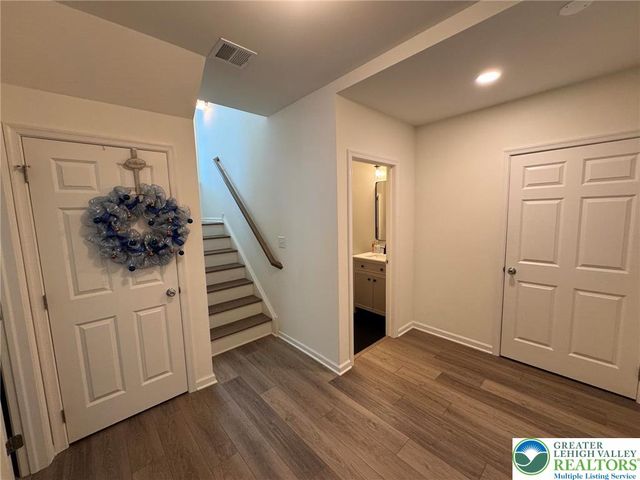 5052 Bellflower Drive, North Whitehall Twp, PA 18078