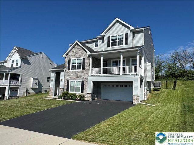 5052 Bellflower Drive, North Whitehall Twp, PA 18078