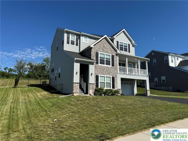 5052 Bellflower Drive, North Whitehall Twp, PA 18078