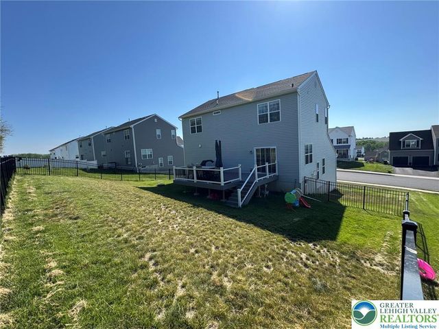 5052 Bellflower Drive, North Whitehall Twp, PA 18078