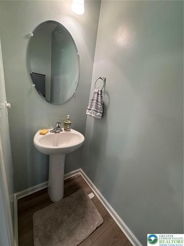 5052 Bellflower Drive, North Whitehall Twp, PA 18078