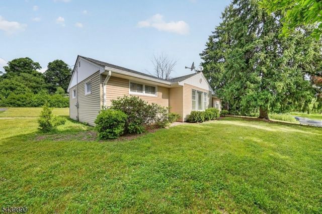 3 Fulper Pl, Clinton Twp., NJ 08809