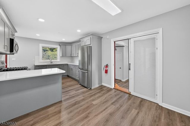 3 Fulper Pl, Clinton Twp., NJ 08809