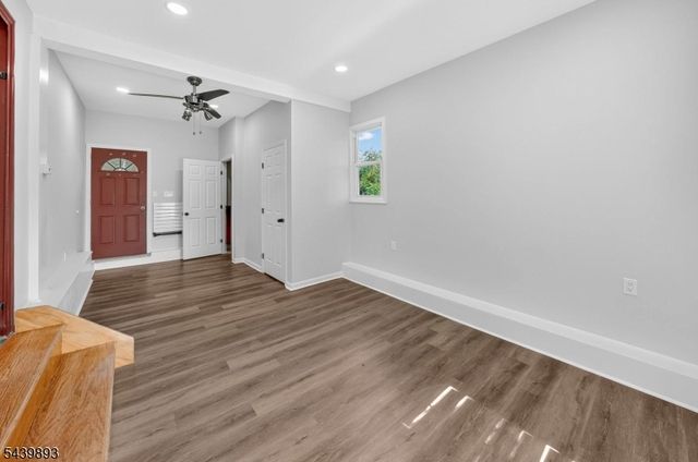 3 Fulper Pl, Clinton Twp., NJ 08809