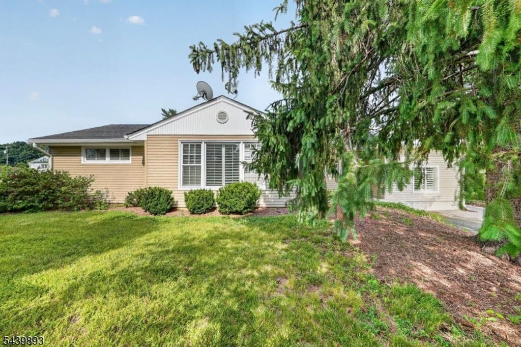 3 Fulper Pl, Clinton Twp., NJ 08809