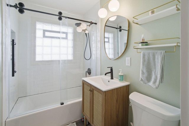 4554 S Vermont AVENUE, Saint Francis, WI 53235