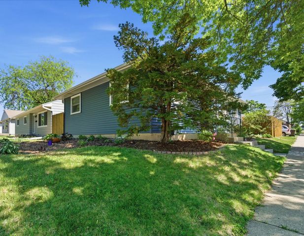 4554 S Vermont AVENUE, Saint Francis, WI 53235