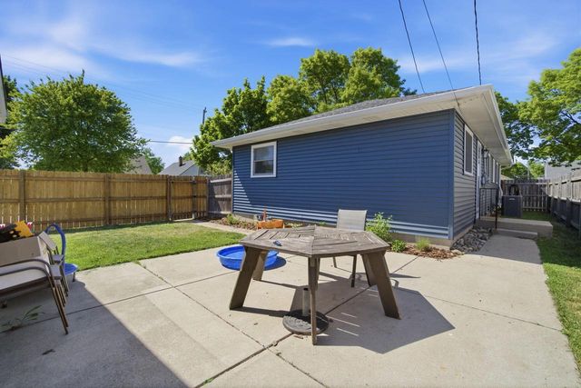 4554 S Vermont AVENUE, Saint Francis, WI 53235