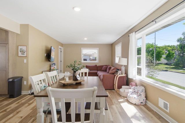 4554 S Vermont AVENUE, Saint Francis, WI 53235